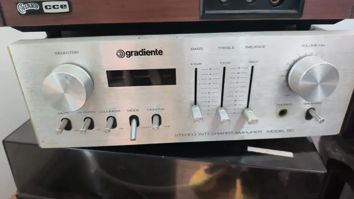 Amplificador Gradiente antigo model 80
