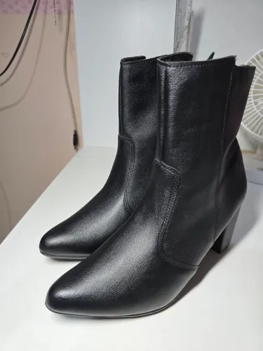 Bota feminina cano curto