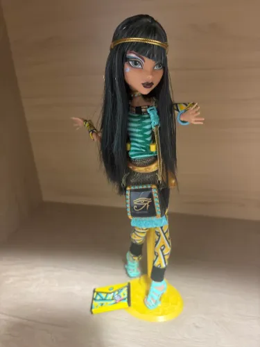 monster high cleo school out