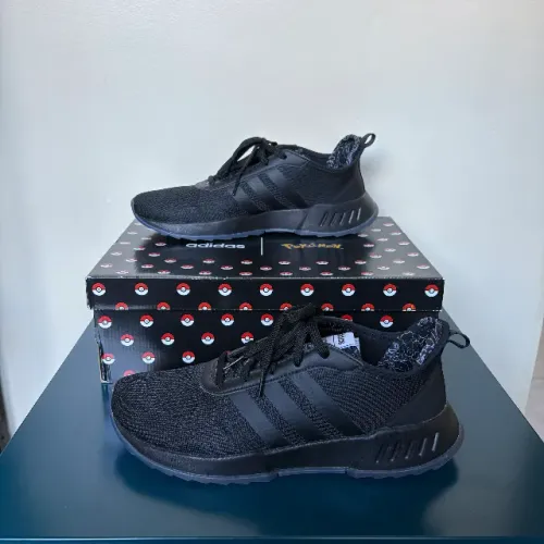 adidas pokémon tamanho 43 (us 11)