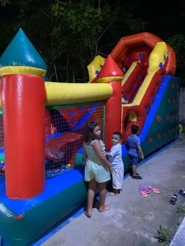 Tobogã piscina de bolinhas