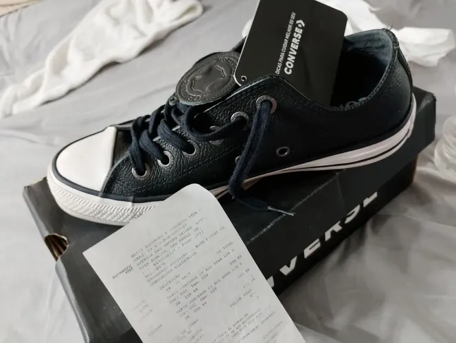 Tênis All Star preto de couro original, com nota fiscal. Número 35,
