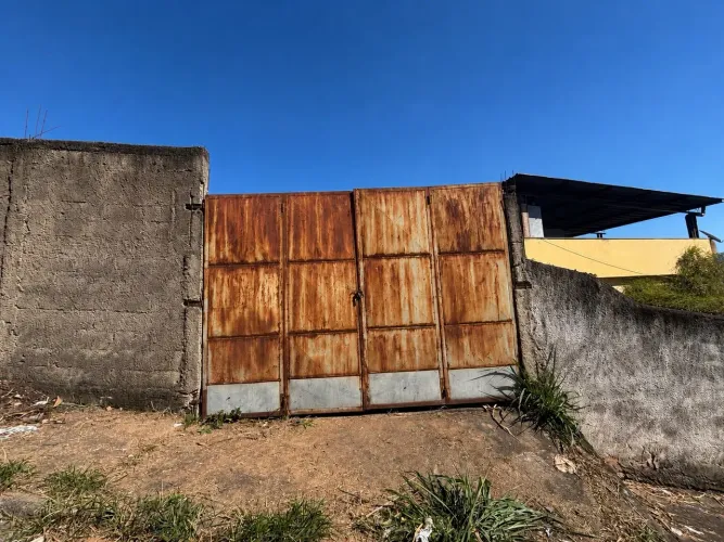 Terreno à venda no bairro Costa Carvalho