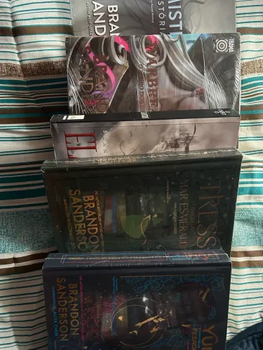 Livros lacrados brandon sanderson