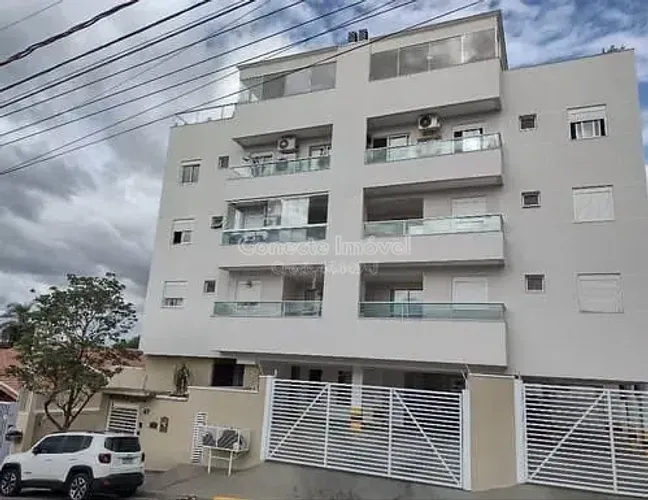 Apartamento com 2 quartos, sendo 1 suite. Varanda Gourmet muito bem localizado no Parque d