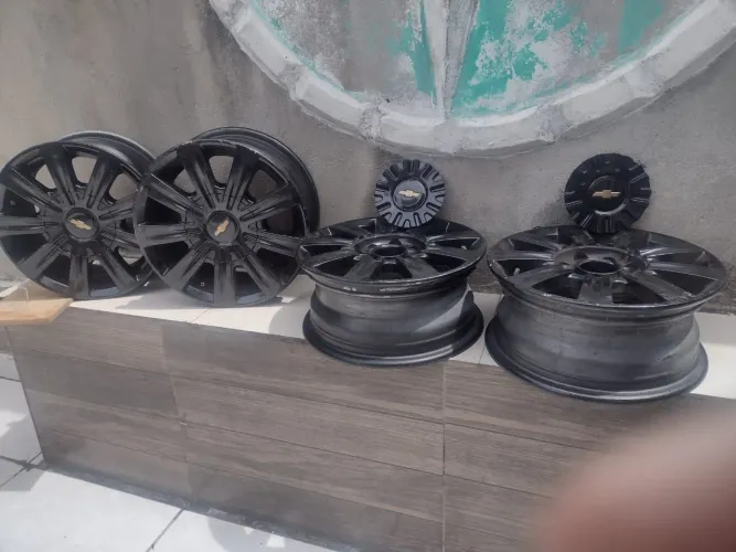 RODA ARO 13 8 furos 