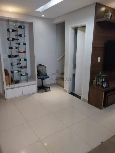 Oportunidade - Casa em Condomínio - Jacareí - Residence Club Villa Branca - 3 Dormitórios 