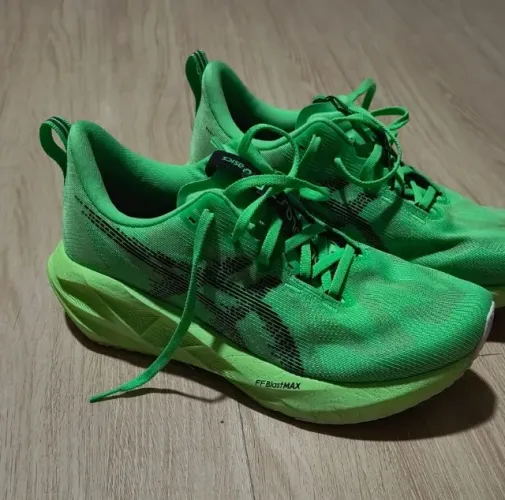 Tênis ASICS Novablast 5