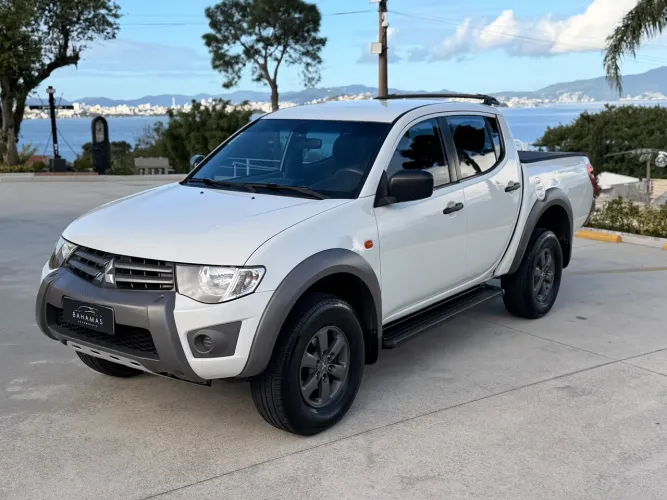 Mitsubishi L200 Triton HLS 2.4 Flex 16V CD Mec. 2017