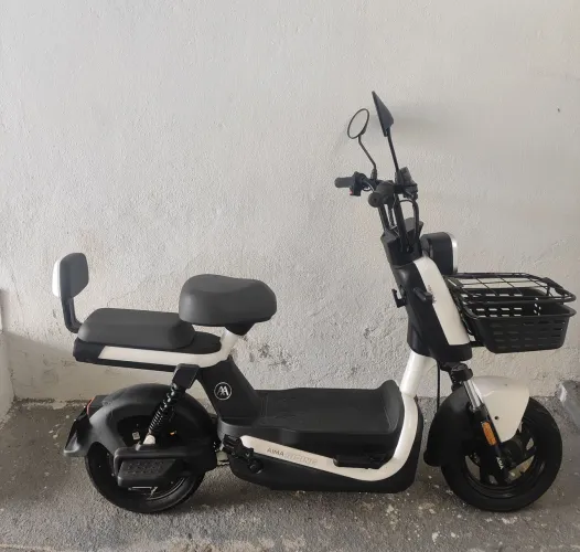 Bicicleta Elétrica AIMA Seminova (Autopropelida - bateria com defeito)