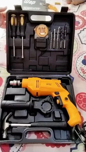 Parafusadeira WAP Profissional 700W com Acessórios