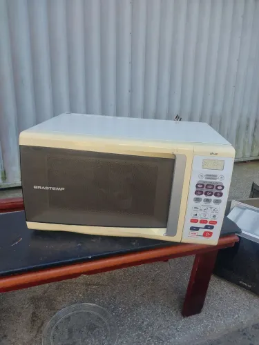 Vende-se Micro-ondas Brastemp Ative. Valor 250,00.