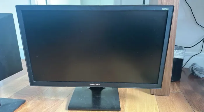 Monitor Samsung 21.5" Full HD (Modelo S22E310HY) - HDMI e VGA