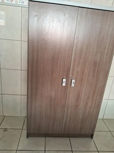 Armário bem conservado