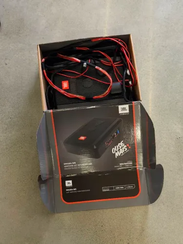 Subwoofer JBL SW68A-MS Slim Amplificado 100W RMS - Completo