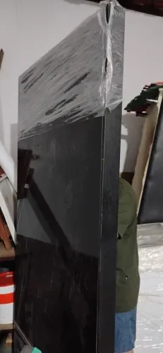Mesa de jantar retangular com tampo de vidro preto 6 pessoas