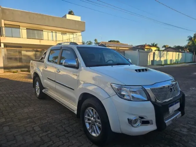 Toyota Hilux CD SRV D4-d 4X4 3.0 TDI Diesel AUT 2013