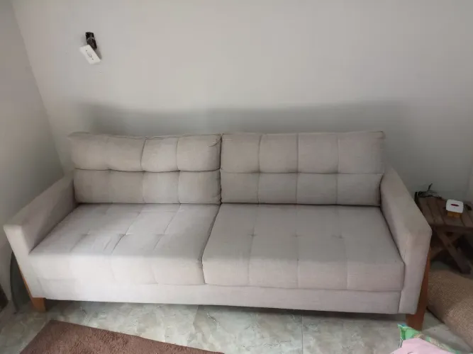 Vendo um lindo sofá de 2 lugares novos