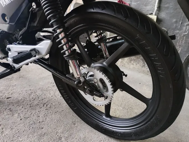 Vendo/troco Par de Rodas liga leve. Factor/ybr freio a disco .