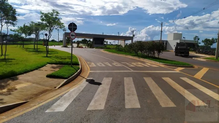 Lote em Condomínio Fechado para Venda em Senador Canedo, Terras Alpha Residencial 1