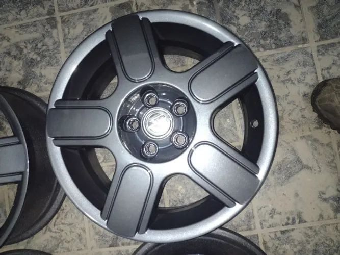 Lindo jogo de rodas aro 15 furação 5x100 em 10 x sem juros 