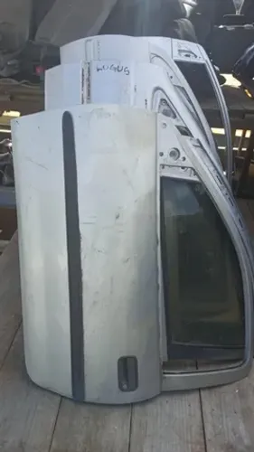 Porta Lisa Dianteira Esquerda Chevrolet Astra 4 portas 2