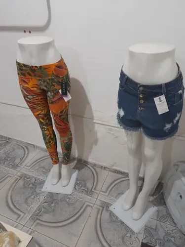 Manequim de fibra meio corpo ( Super conservados) leia descrição