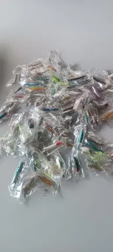 Isca artificial para pescaria 