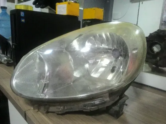 Farol Esquerdo Nissan March 2012 a 2018 26060 1HL0A