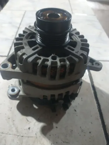 Alternador tracker 1.0 1.2 c detalhe