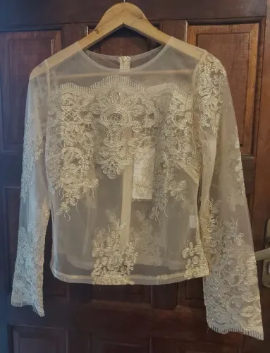 Blusa champanhe com bordados em fios dourados - perfeita para o Réveillon - Nova