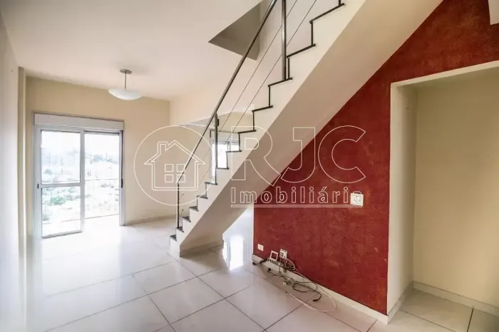 Duplex para venda tem 130 metros quadrados com 3 quartos em Vila Isabel - Rio de Janeiro -