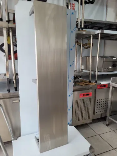 PRATELEIRA INOX 304 COM MÃO FRANCESA 