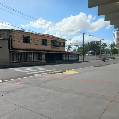 Ponto Comercial Com Casa A Venda Em Frente ao Constâncio Vieira na Treze de Julho