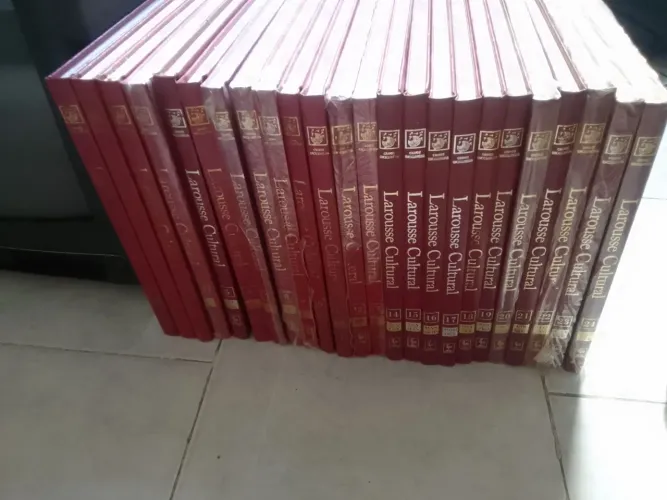 Enciclopédia Larousse Cultural - Completa 24 volumes vários lacrados