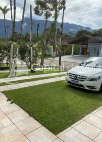 CASA EM CONDOMÍNIO EM UBATUBA À 600m DA PRAIA ACEITA PERMUTA EM ILHABELA