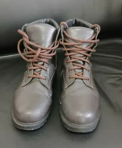 Bota Feminina de Couro Legítimo - Cor Café