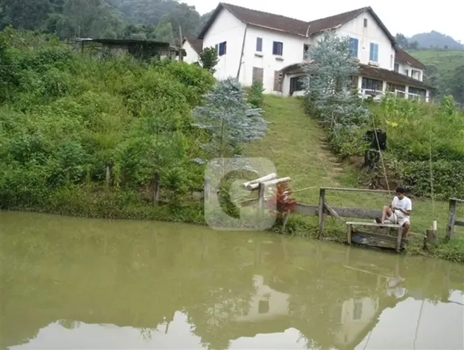 Sítio em Miguel Pereira, vizinho ao Vale as Videiras, município de Petrópolis, com 276.124