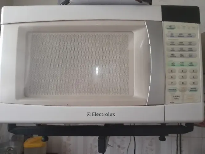 MICRO-ONDAS COM DEFEITO