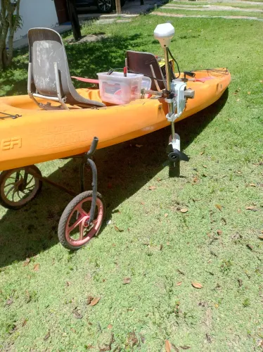 Vendo caiaque duplo com motor elétrico 
