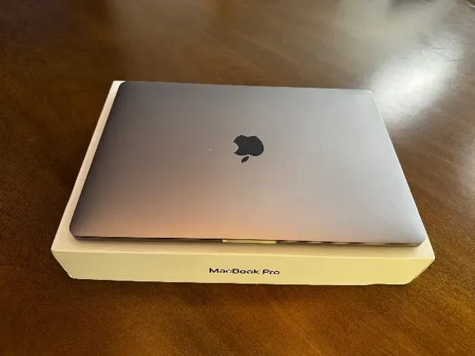 MacBook Pro 13" 512Gb 8Gb TouchBar + Suporte Satechi