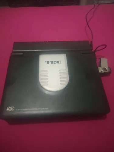 DVD portátil sete polegadas com tv analógica.