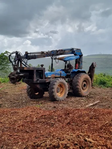 Trator florestal New holland 7630 grua Hegeza