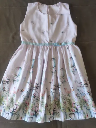 Vestido infantil com estampa Coelho