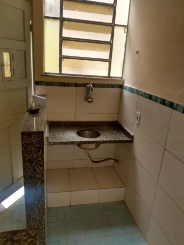 Alugo kitnet tipo casa na estrada do Barro Vermelho: 2 meses de depósito 