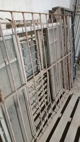 Grade Pega ladrao 132x215cm com portinhola