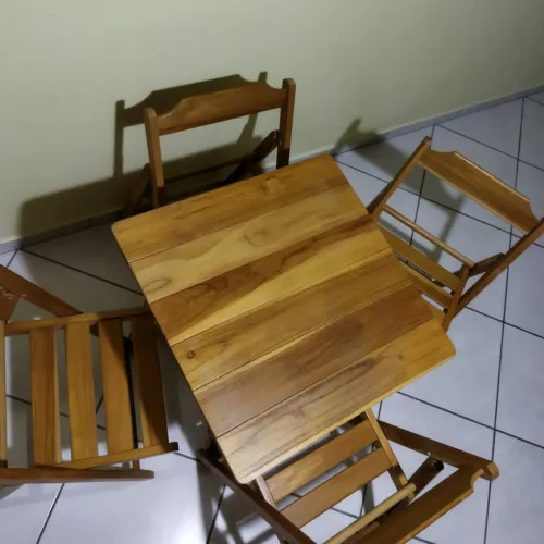 Conjunto de mesa e cadeiras Tramontina dobráveis de madeira