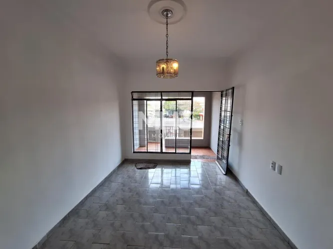 Locação casa comercial de 2 dorm.,sala, cozinha, 2 banheiro, 3 vagas com At.316m², Ac.201m