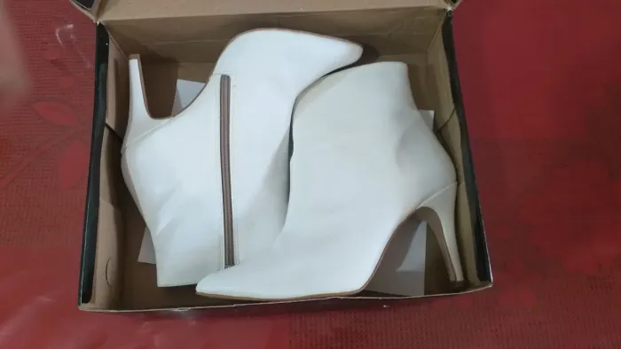 Bota Feminina Branca Salto Fino