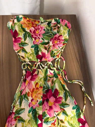 Vestido FARM florido usado apenas 1 vez Tamanho PP